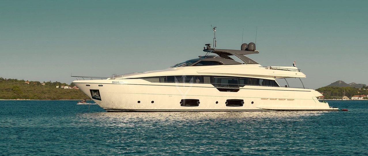 DAMARI yacht charter 1