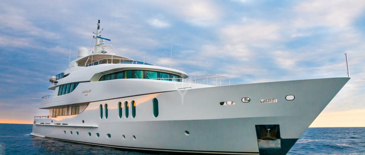 GLORIA TERESA yacht charter 1