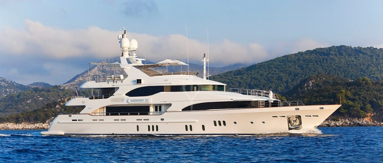 EVERBLUE yacht charter 1
