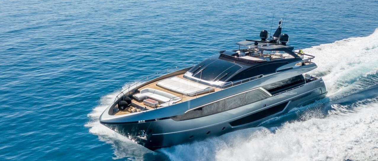 YOYITA II yacht charter 1