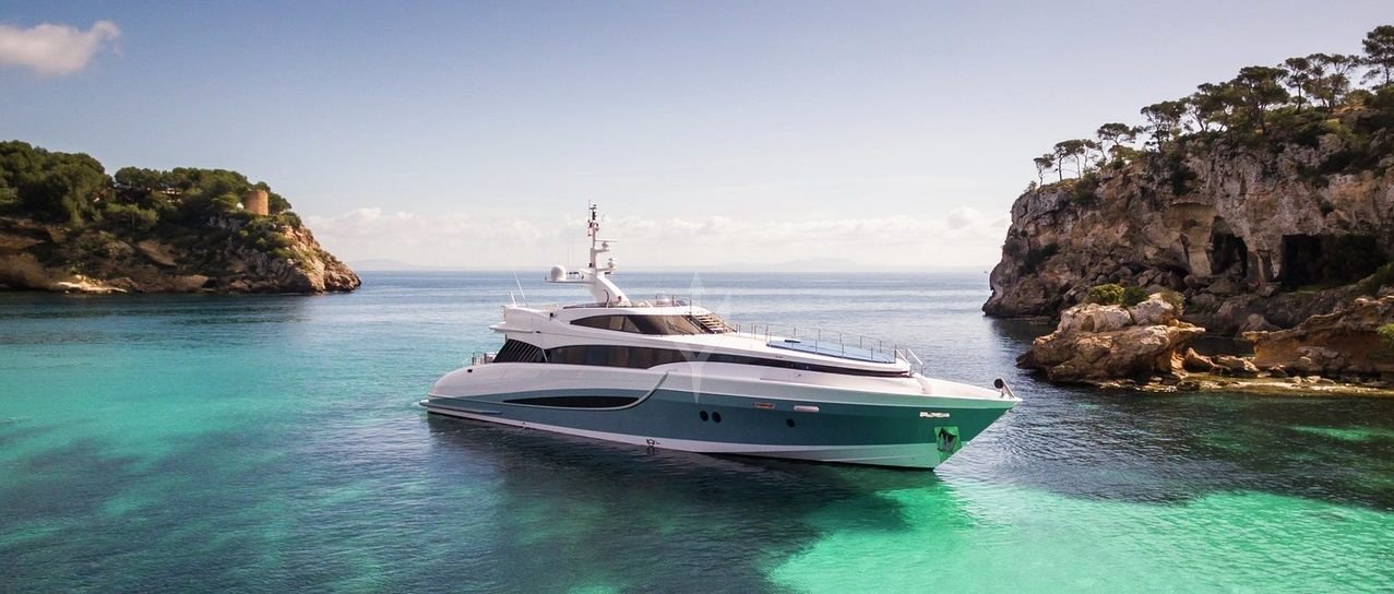 BENITA BLUE yacht charter 1