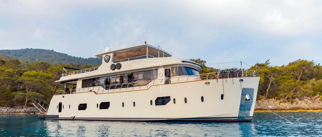 SIMAY M yacht charter 1