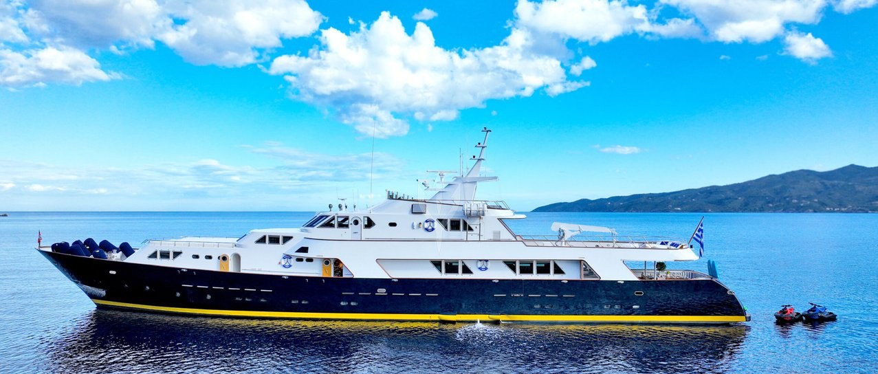 SOMETHING COOL yacht charter 1