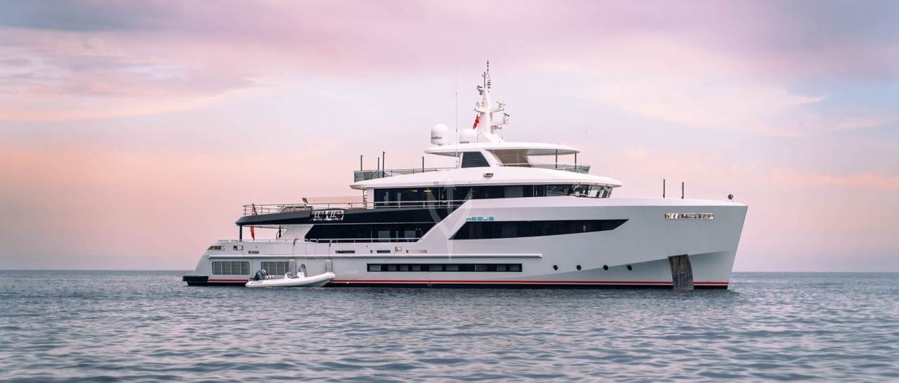 HEEUS yacht charter 1