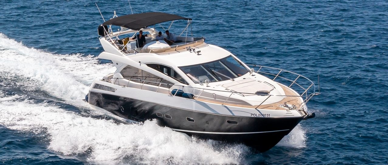MIDNIGHT SUMMER DREAM yacht charter 1