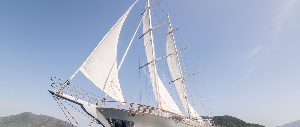 SILVER MOON yacht charter 1