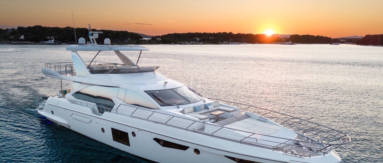 MINEIRA yacht charter 1