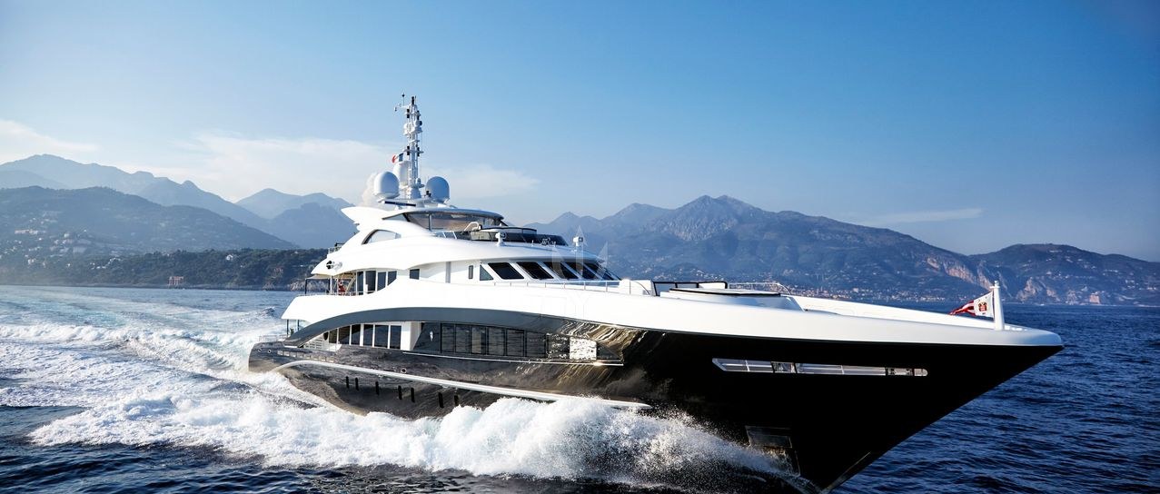 ROCKET yacht charter 1