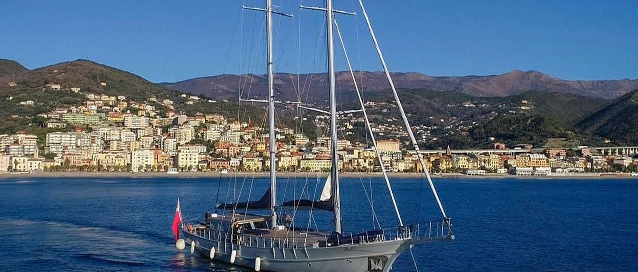 LA MER yacht charter 1