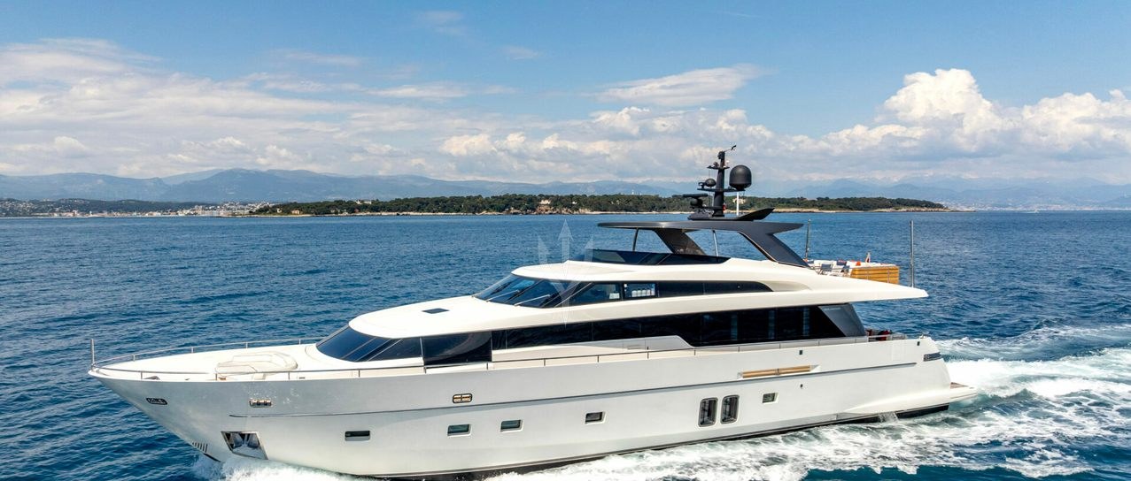 CALM yacht charter 1