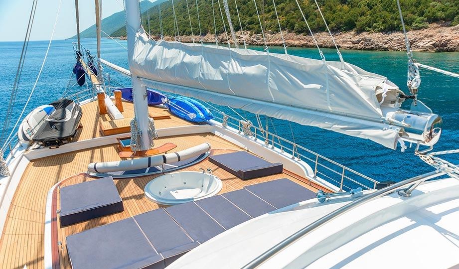 BELLA MARE yacht charter 3