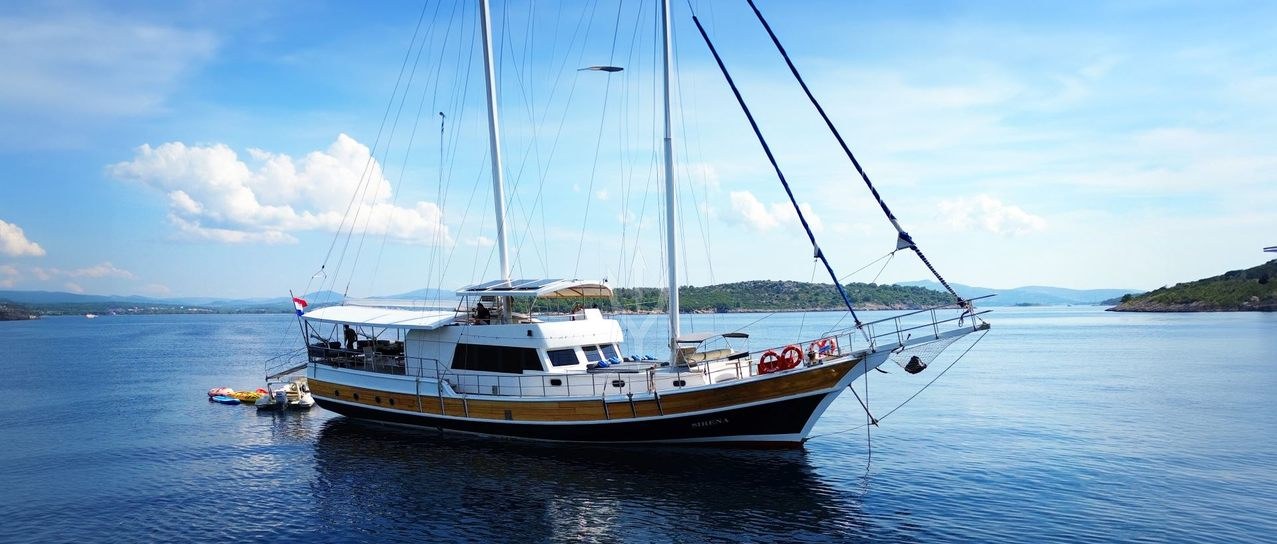 SIRENA yacht charter 1