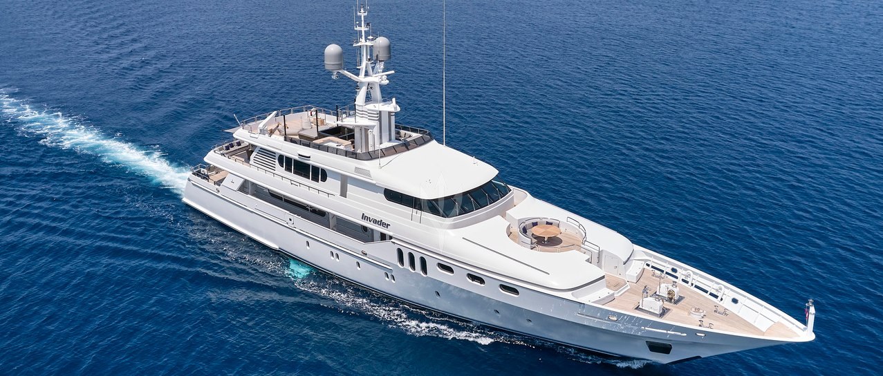 INVADER yacht charter 1