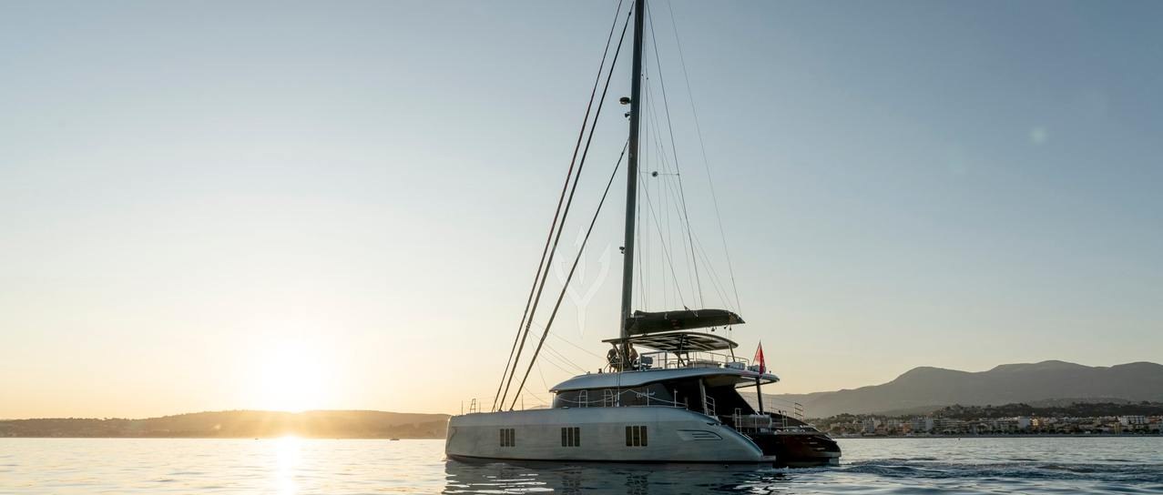 E SUPERCAT yacht charter 1