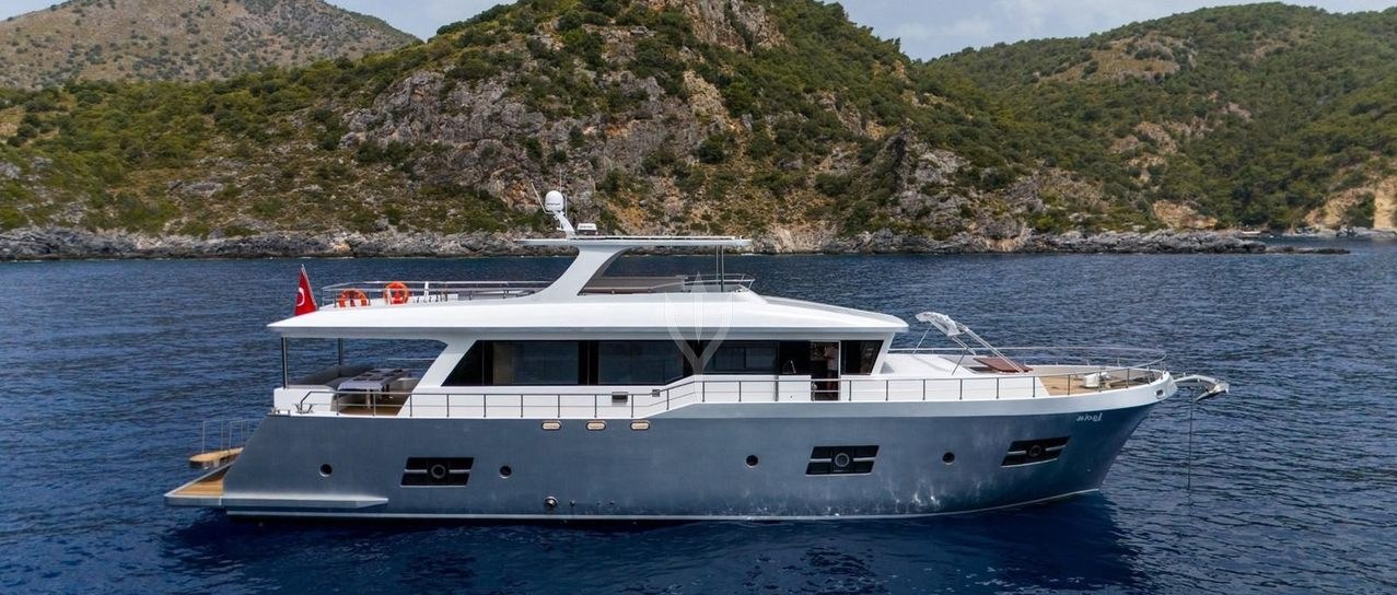 LAVIN yacht charter 1