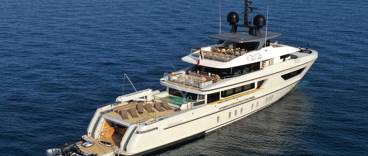 X yacht charter 1