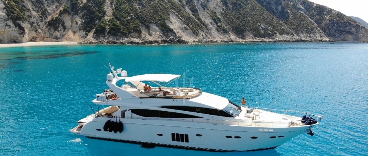 GIA SENA yacht charter 1