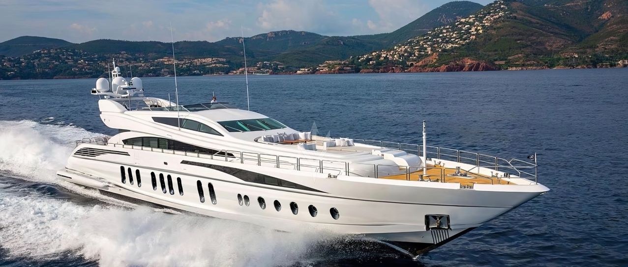D'ONE D yacht charter 1