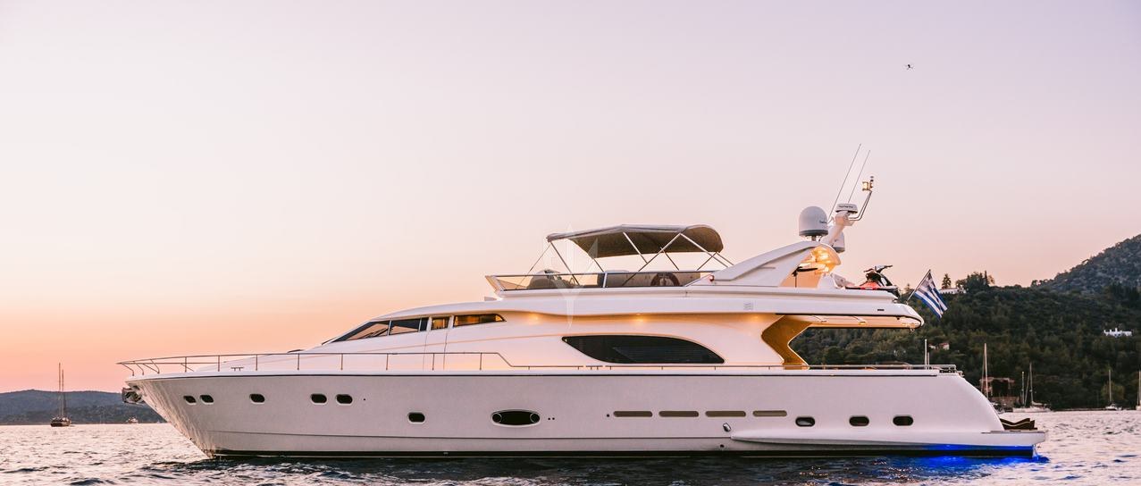OXYGEN 8 yacht charter 1
