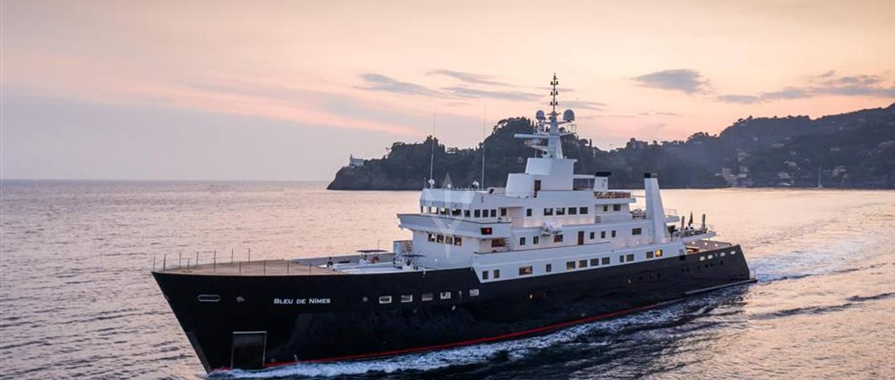 BLEU DE NIMES yacht charter 1