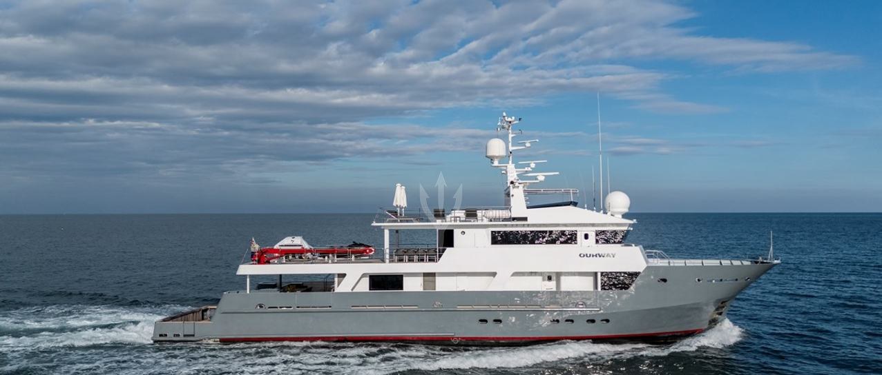 B89 yacht charter 1