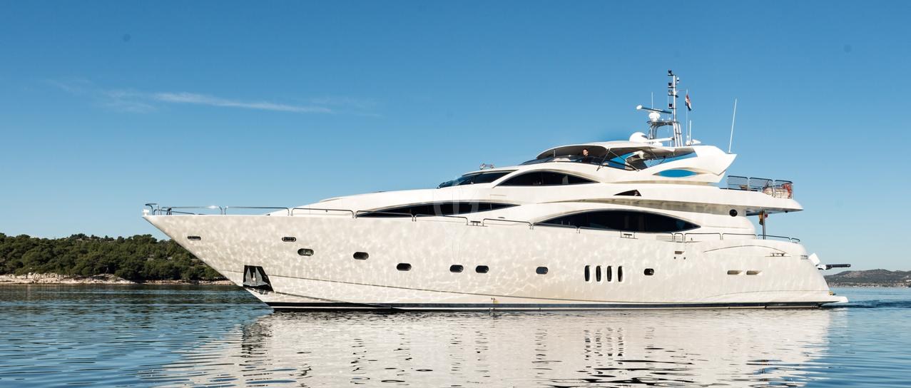 BABY I yacht charter 1