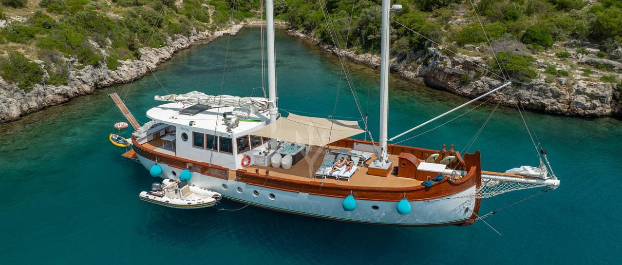 GREEN RAY yacht charter 1