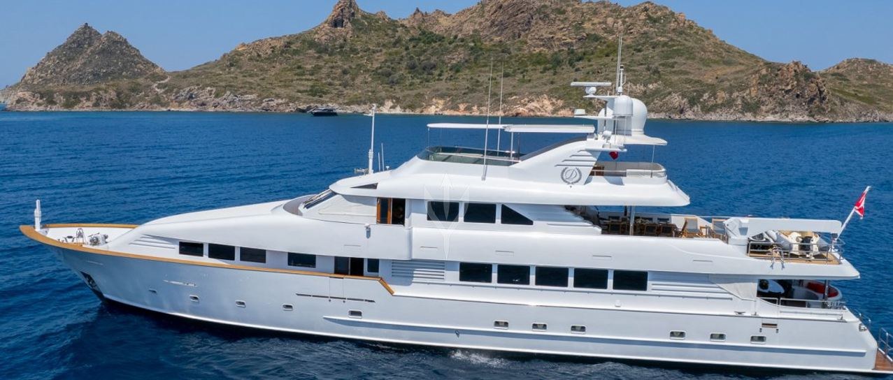 MERVE yacht charter 1