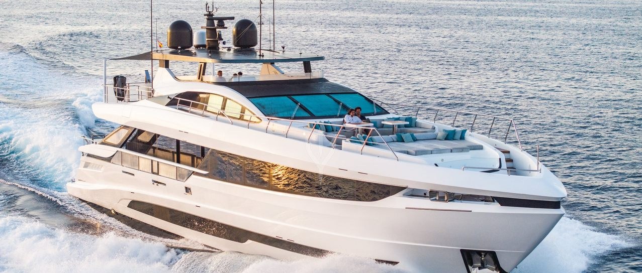 C2 yacht charter 1