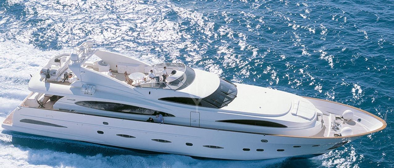 B4 yacht charter 1