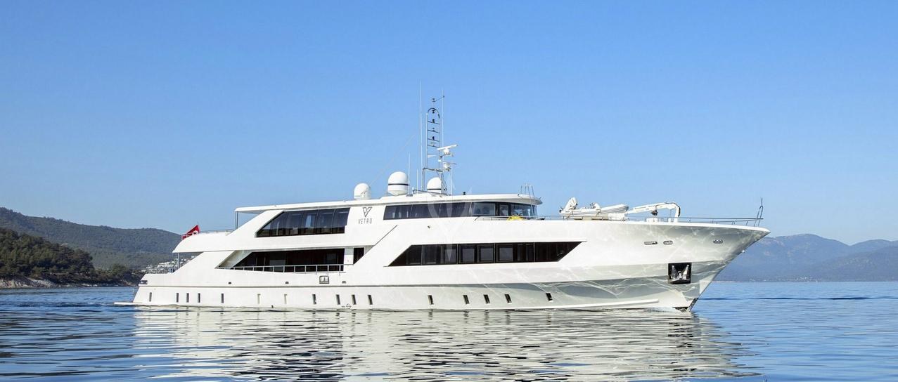 VETRO yacht charter 1