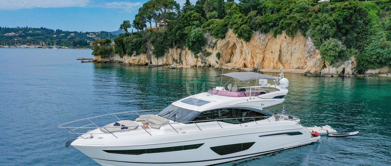 FAR & AWAY yacht charter 1