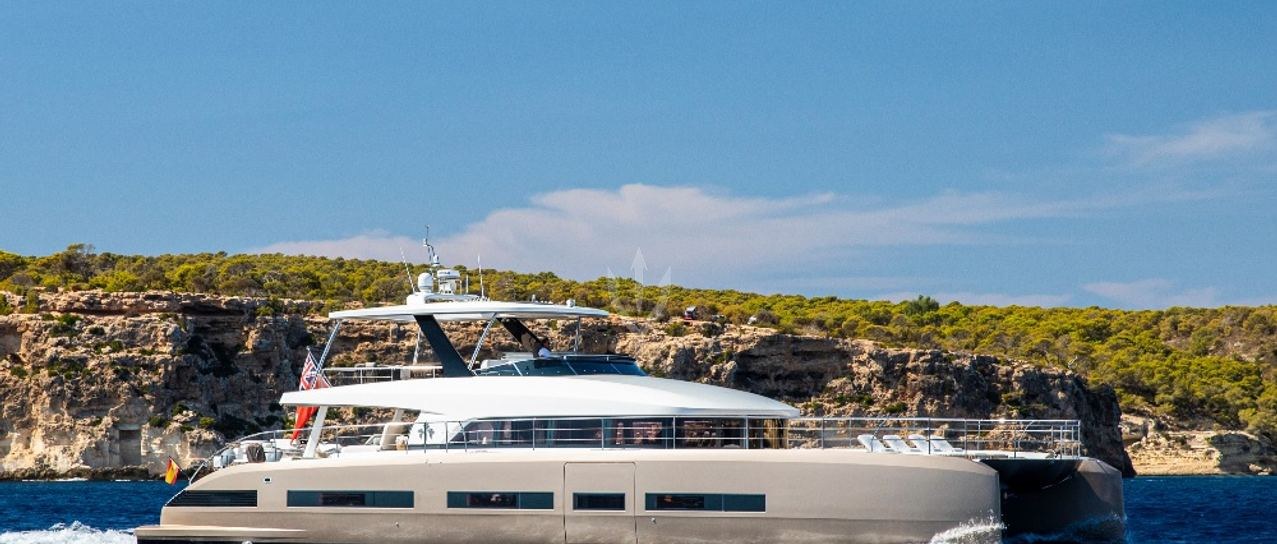 SÁSTA yacht charter 1