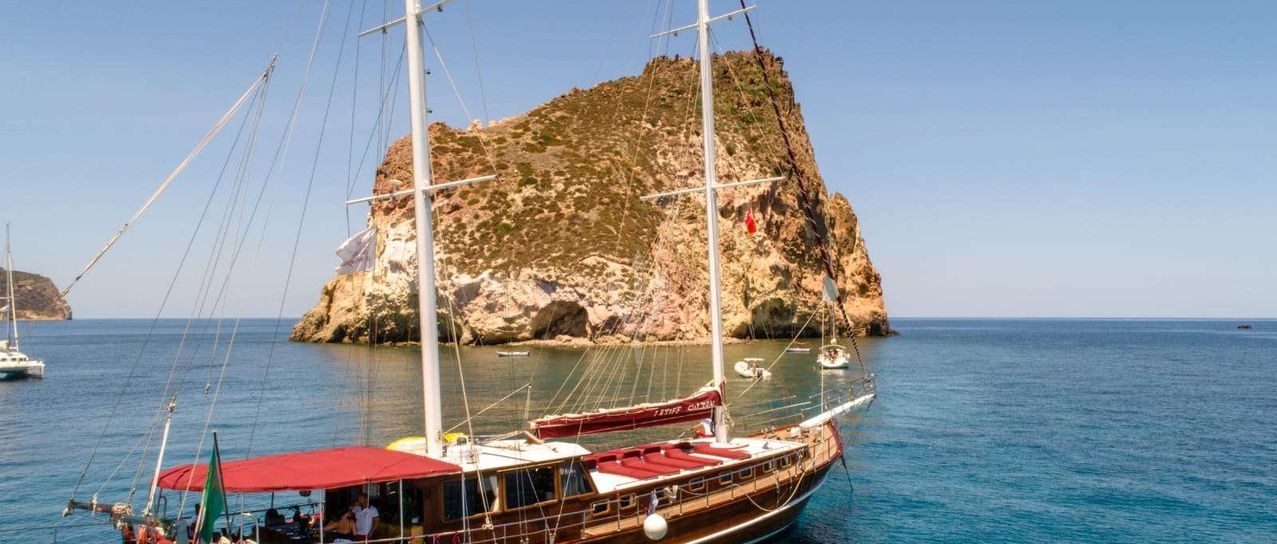 LATIFE SULTAN yacht charter 1