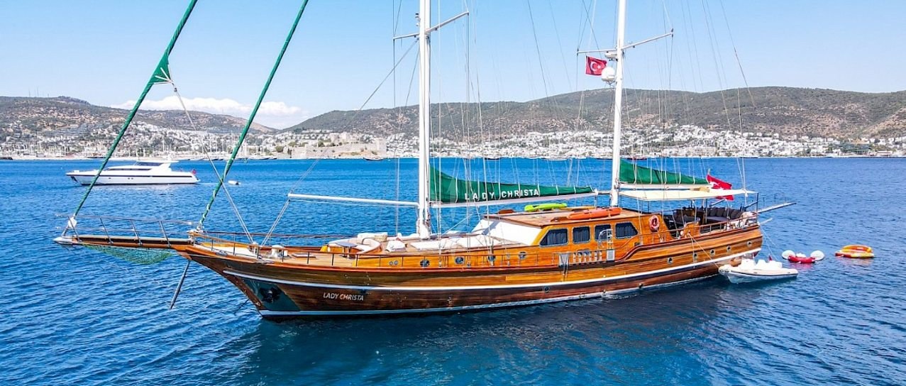 LADY CHRISTA yacht charter 1