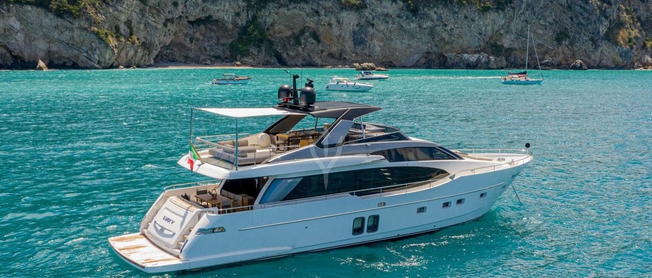 LUCKY yacht charter 1