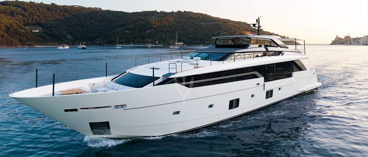 ARESYA yacht charter 1