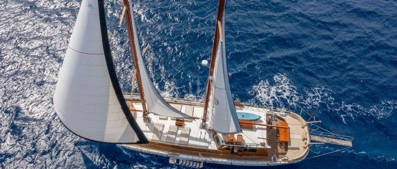 KAVIRA II yacht charter 1