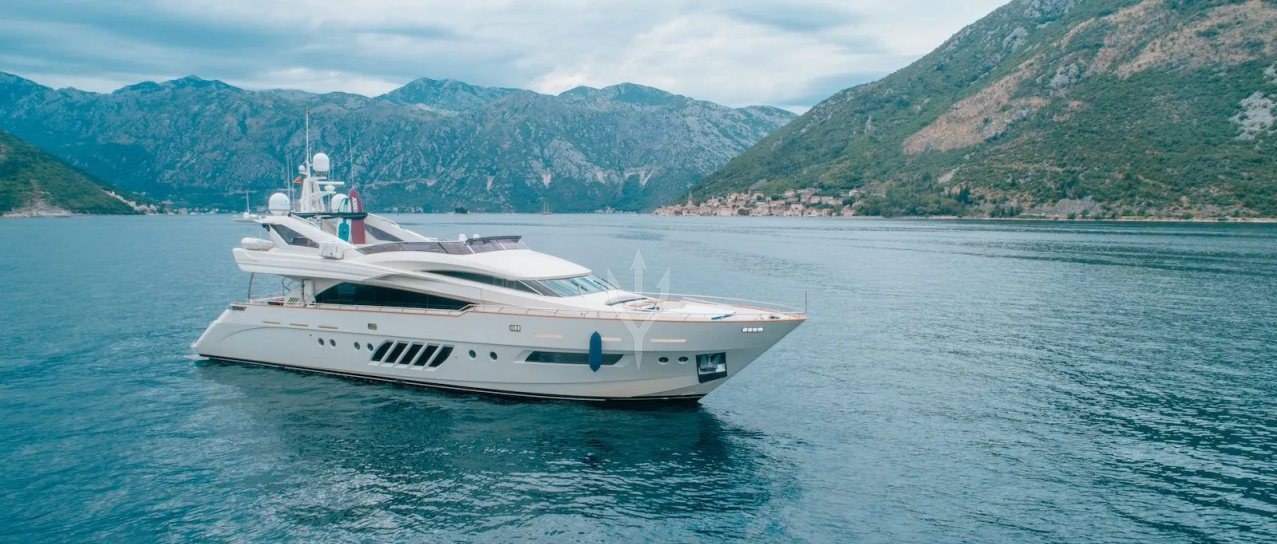 LADY MURA YACHT CHARTER yacht charter