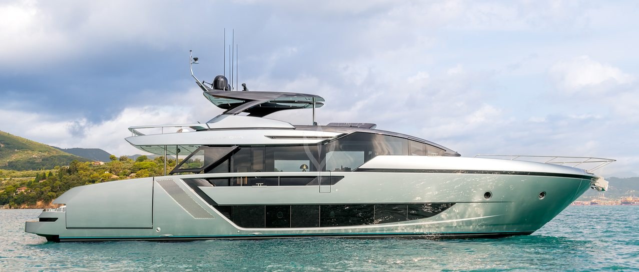 COCO yacht charter 1