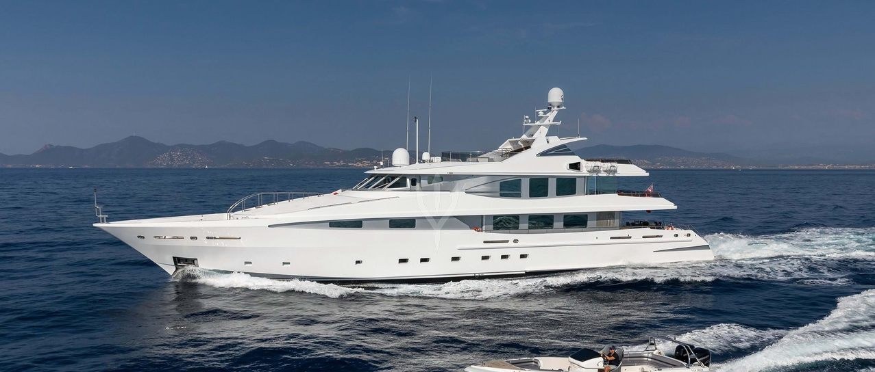 LA TANIA YACHT CHARTER yacht charter