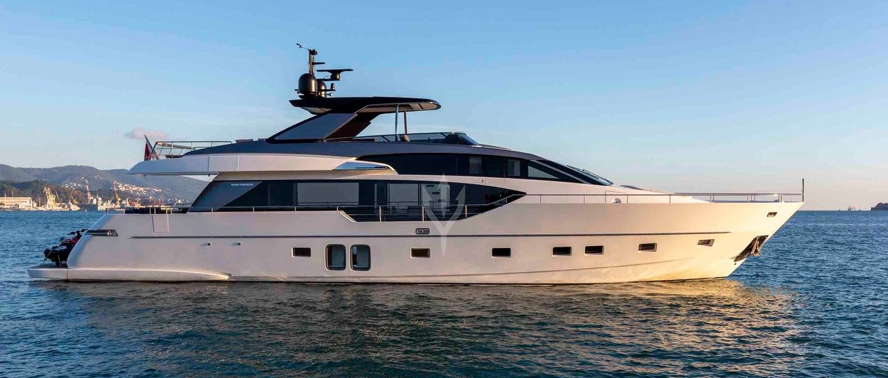 QUEEN MARTINA yacht charter 1