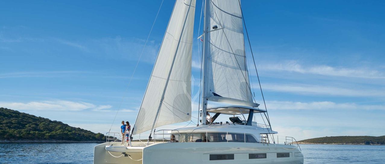 AMADA MIA yacht charter 1
