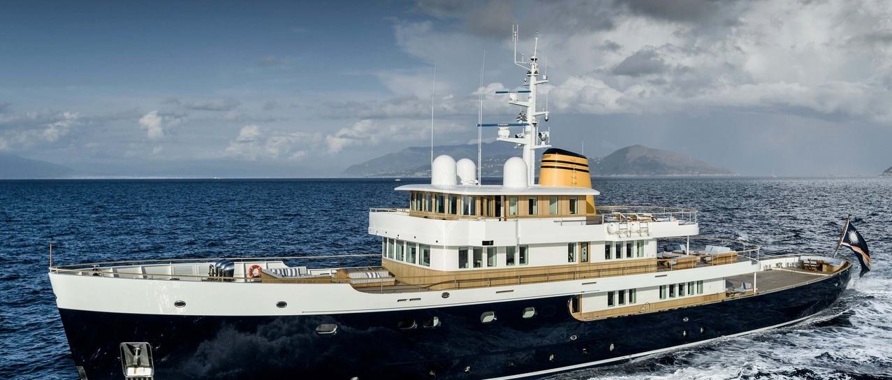 BLUE II yacht charter 1