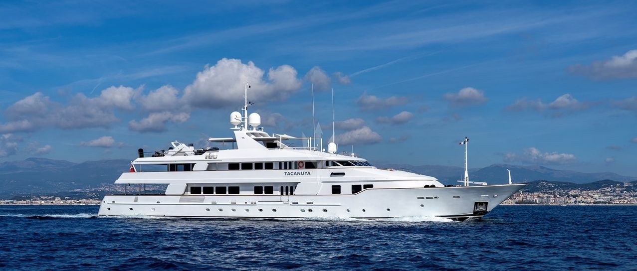 TACANUYA yacht charter 1