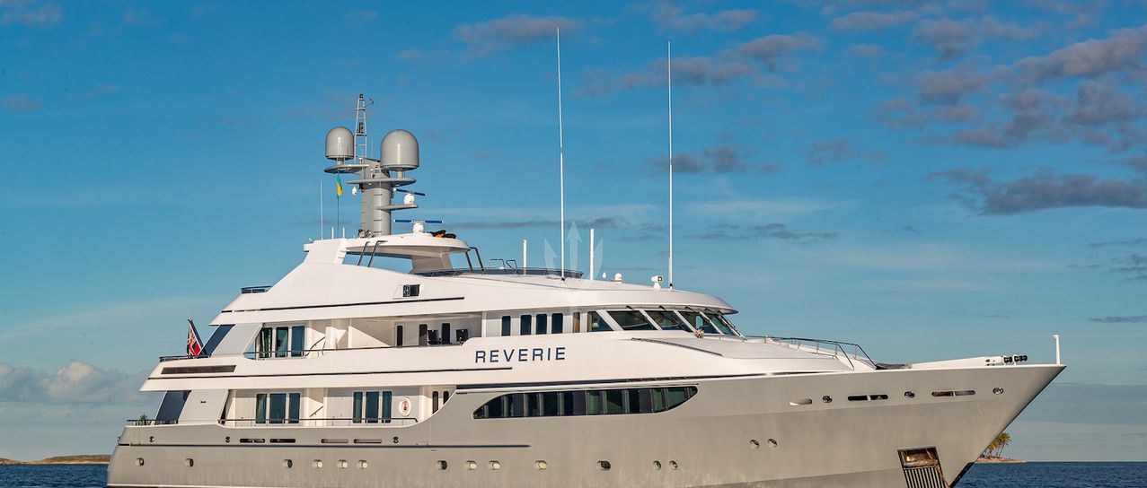 REVERIE yacht charter 1