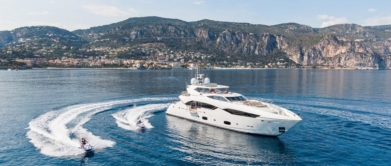 MAORO yacht charter 1