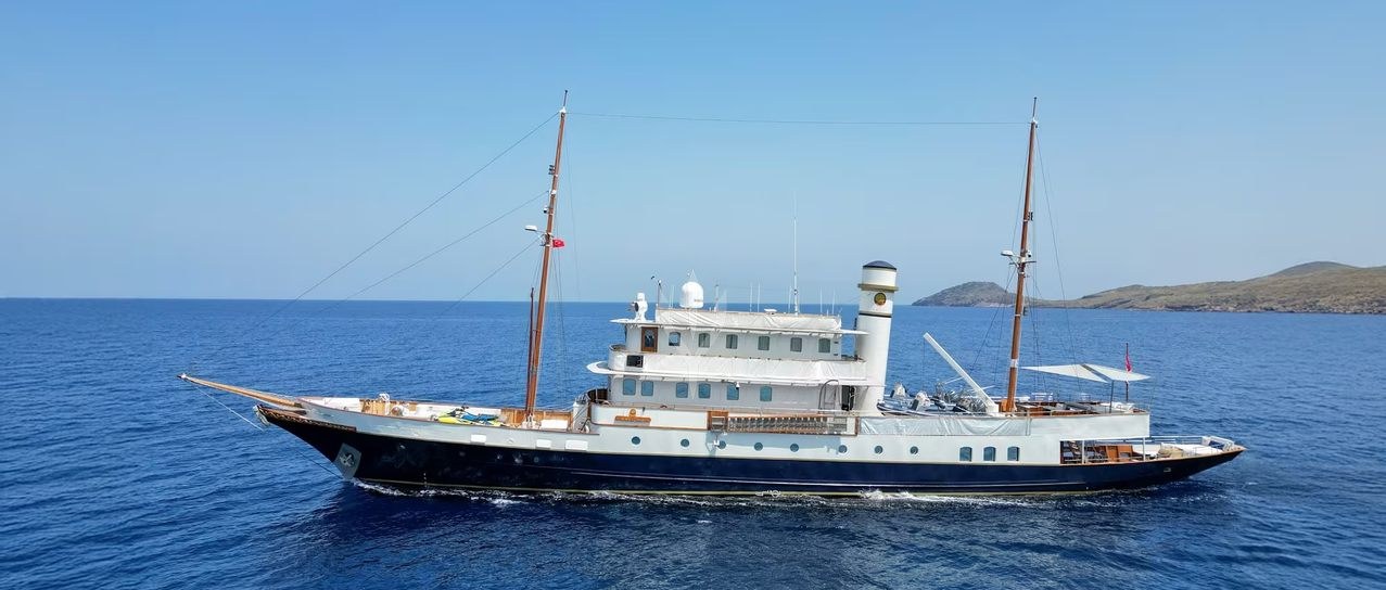 KALIZMA yacht charter 1