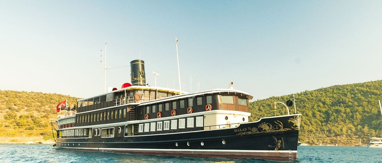 HALAS 71 yacht charter 1