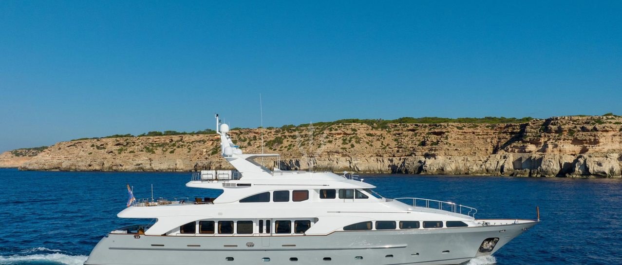 LOULOU YACHT CHARTER yacht charter